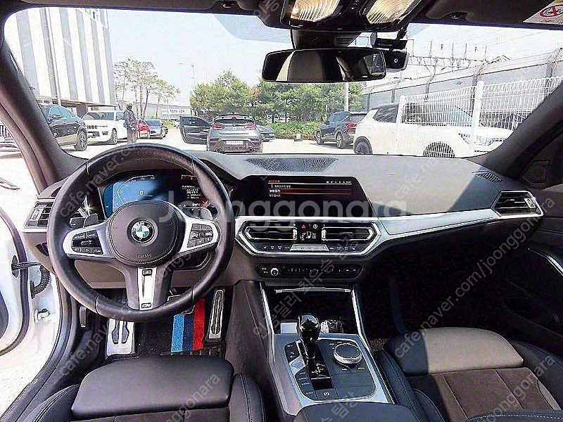 BMW 3시리즈 중고 BMW 중고 BMW 3시리즈 중고차 할부가능 2022년식 25,913km 320i M 스포츠 ...--8